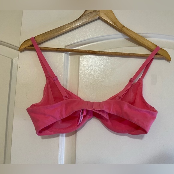 Skims unlined t shirt bra in pink - Picture 3 of 3